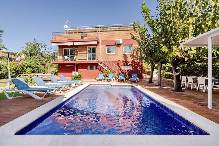 VILLA LAGEM, Casa con piscina, barbacoa, jardín - B&B Cubelles