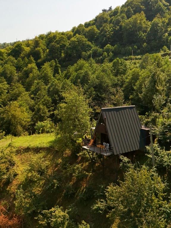 HillSide Cottage-ჰილსაიდ კოტეჯი - B&B K'eda