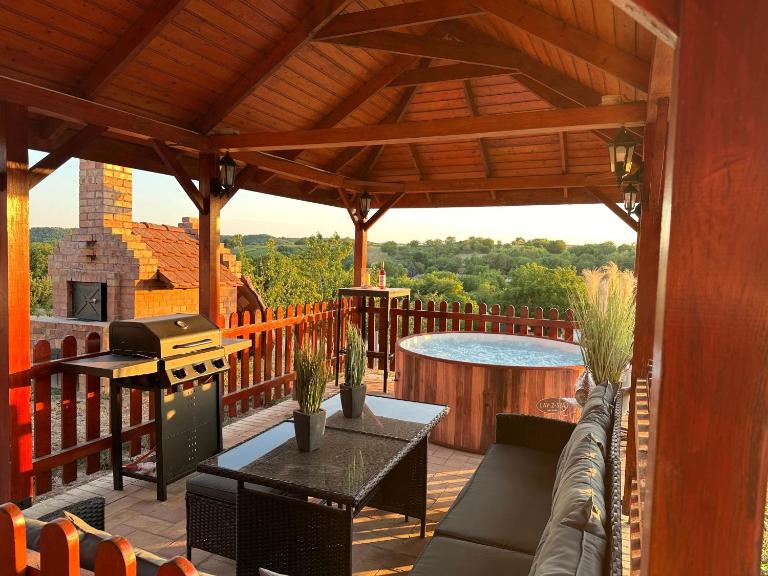 Panorama Haus - Ferienwohnung Kapoly