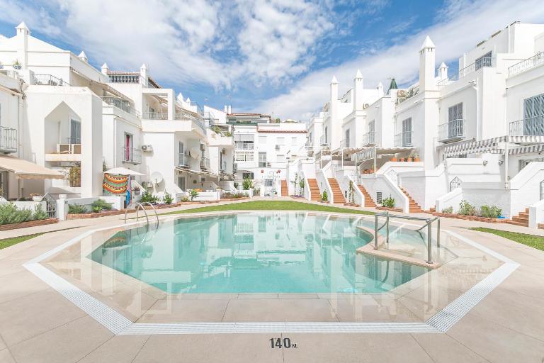 Canovas Nerja - Casa adosada con piscina Los Huertos 7 - B&B Nerja
