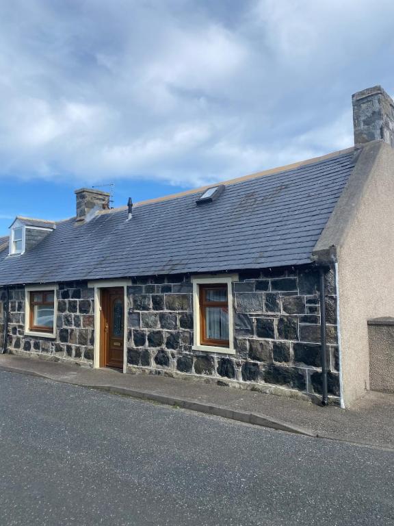 Number Forty Two, Portsoy - A 3 bedroom cottage with sea views - Chambres d'hôtes Portsoy