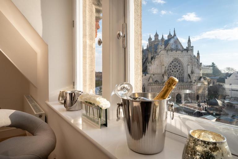 Cathedral View - An Exclusive Private Apartment on Cathedral Green, Exeter - B&B Exeter