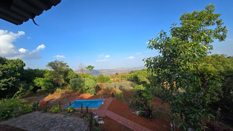 MERIDIAN VILLA - Besides Valley View with Swimming pool & Strawberry Farms - Chambres d'hôtes Mahabaleshwar