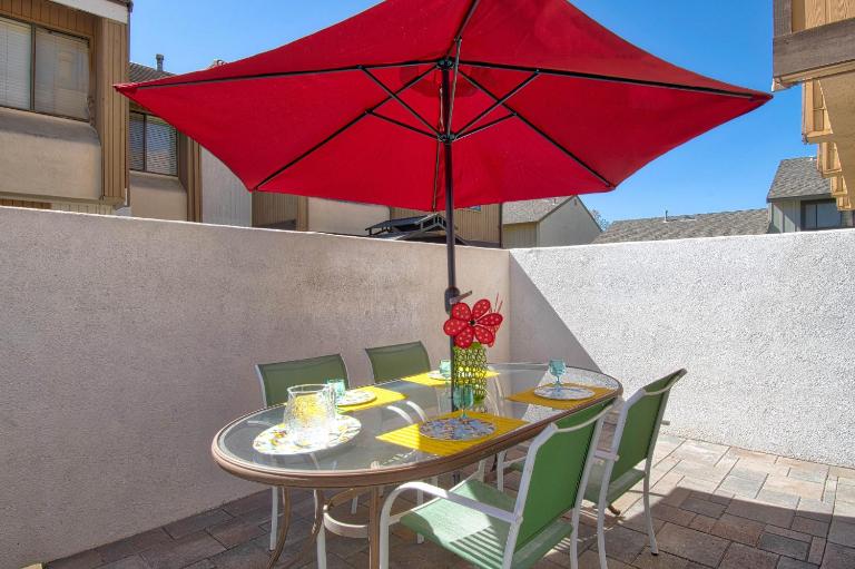 New Suite Escapes 5 by Funtierland Vacation Rentals - B&B Anaheim