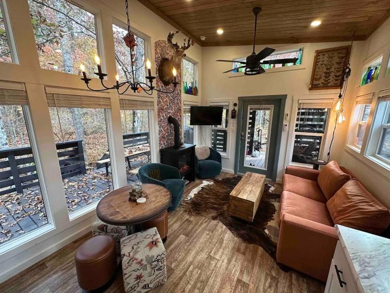 Blueberry Farm Cottage, Hot Tub, Creek, Game Room - B&B Mentone