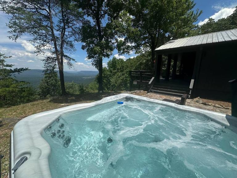 Black Bear Ridge - Games, Hot Tub, Deck with Views - Ferienwohnung Mentone