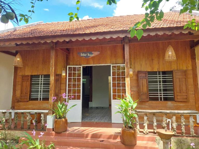 The Lazy Farm - Lake View Wooden House - B&B Mewal