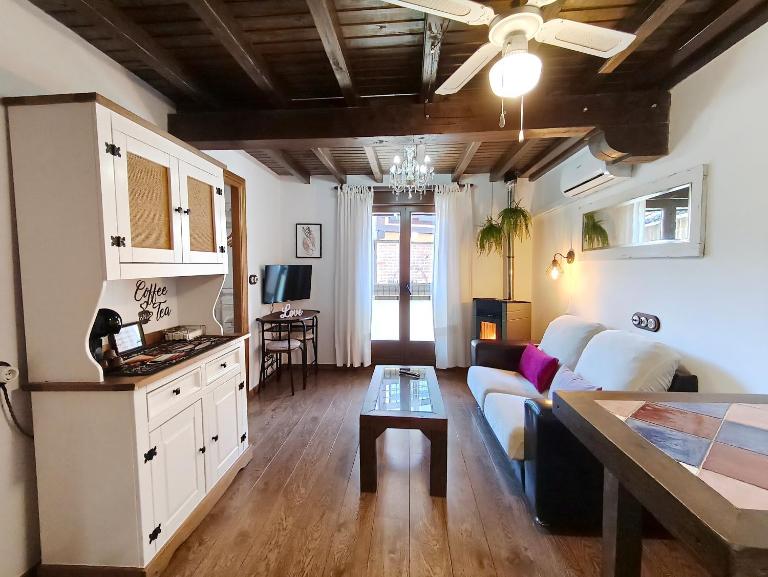 Coqueto apartamento Ca'tio Celso ideal parejas - B&B San Esteban de la Sierra
