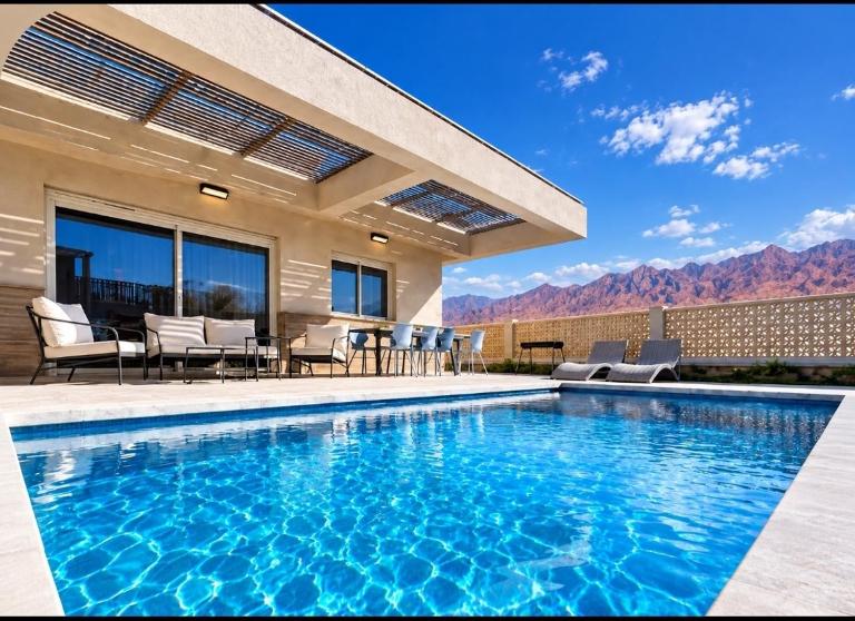 וילה פאן 4 חדרי שינה בריכה מחוממת Villa Fun 4 BR Heated Pool - B&B Eilat