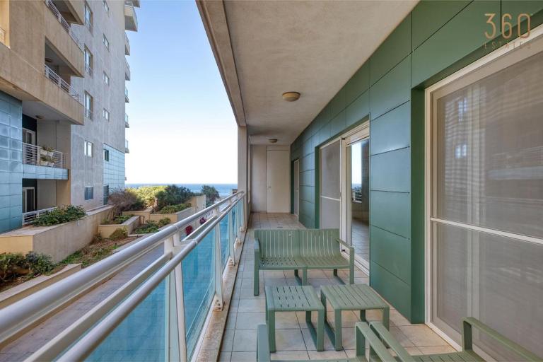 Prime Fort Cambridge 3BR Near Seafront - B&B Sliema