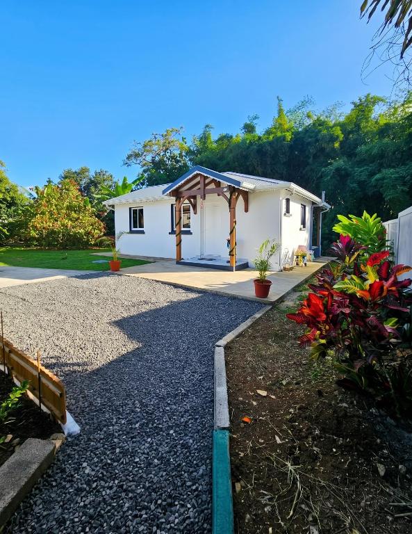 Maison cosy à Lamentin, 20m², climatisation - B&B Lamentin