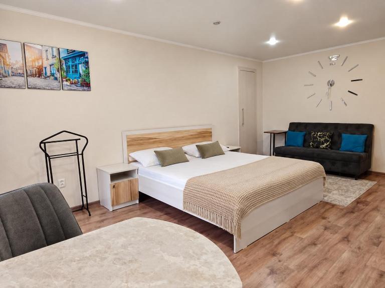Светлые и уютные апартаменты с выходом в центральный парк - B&B Kostanay