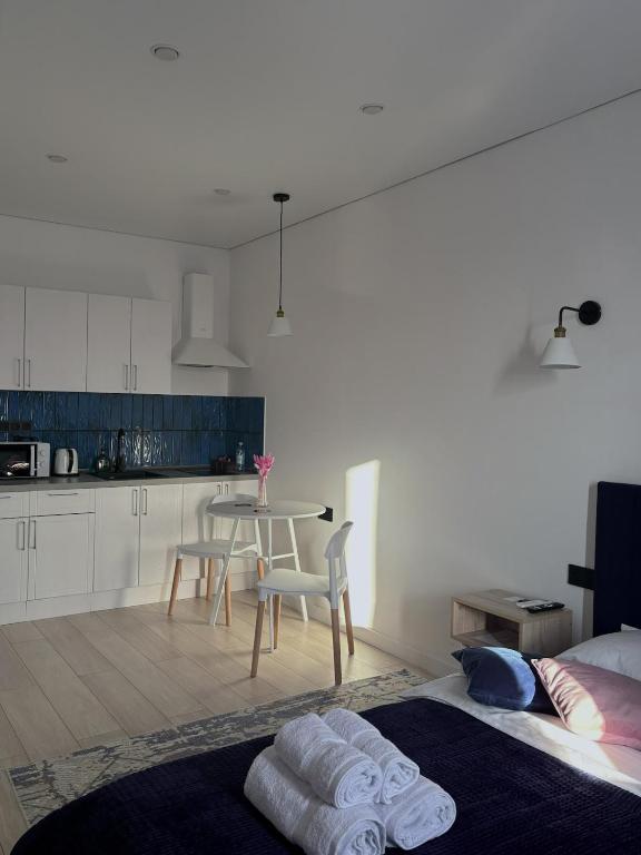 minimalistic blue apartments рядом Aport Mall East - B&B Almaty