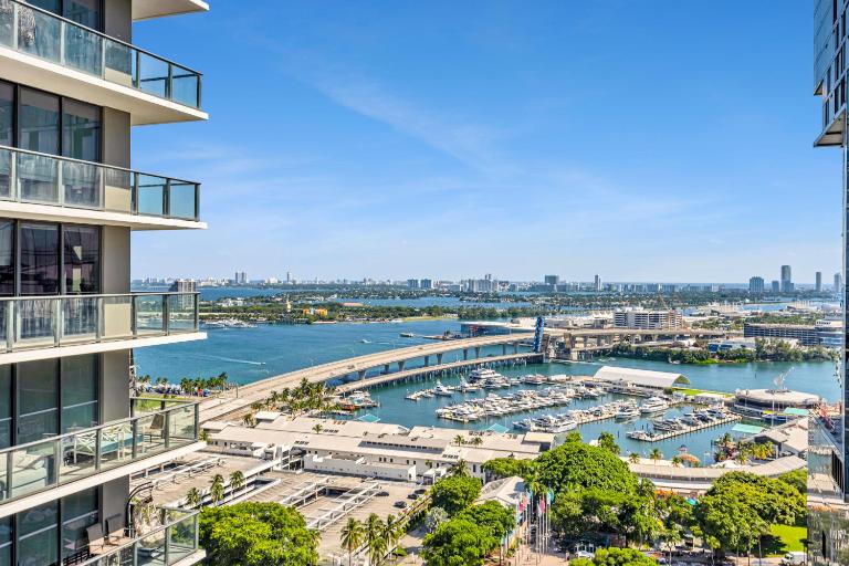 Luxury Downtown Miami Apartments - Bay Views - Chambres d'hôtes Miami
