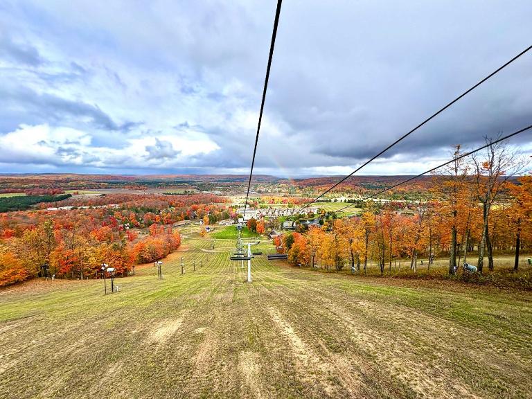 Mountain Villas Condo Retreat for 12 - B&B Boyne Falls