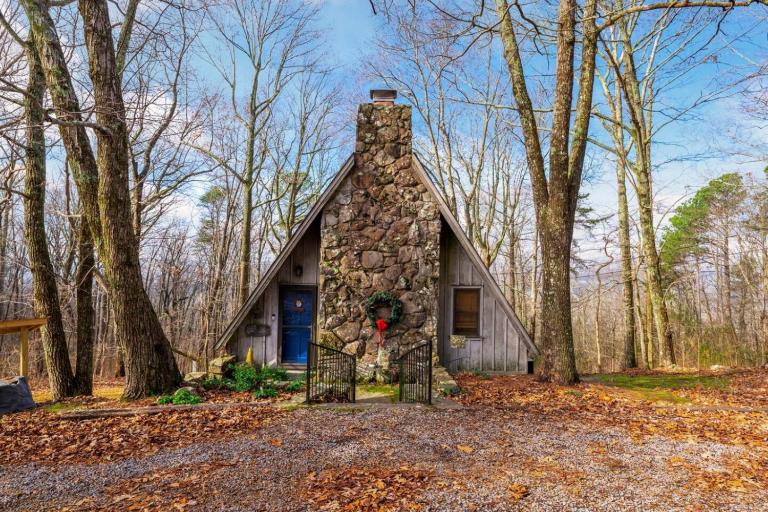 A-Frame with VIEWS - Walk to Downtown and Park - Pets OK - B&B Mentone