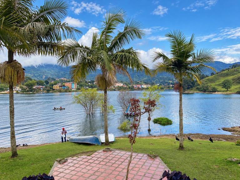 Apartamento con Vista y acceso al lago en Guatape - B&B Guatapé