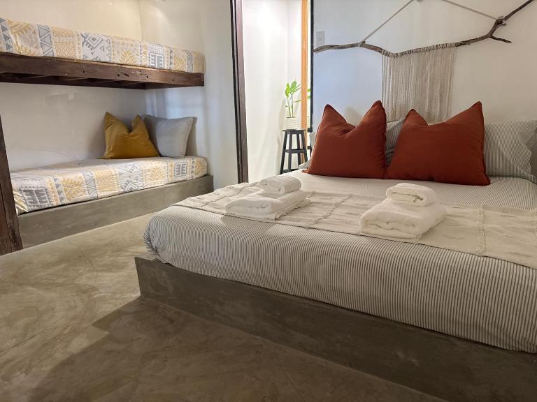 Pahuway Beachfront Suites - Bed and Breakfast General Luna