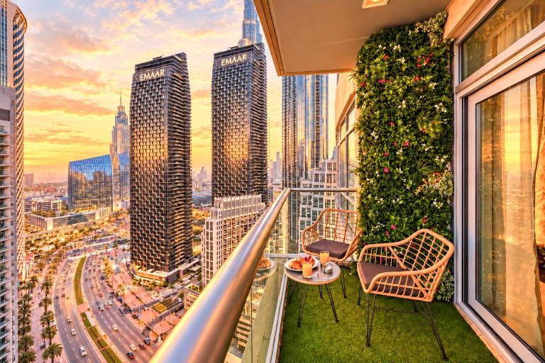 Luxury Apt in Lofts Downtown, Walk to Dubai Mall, Burj Khalifa, Gym, Pool, 500mbps Wifi - B&B Dubai