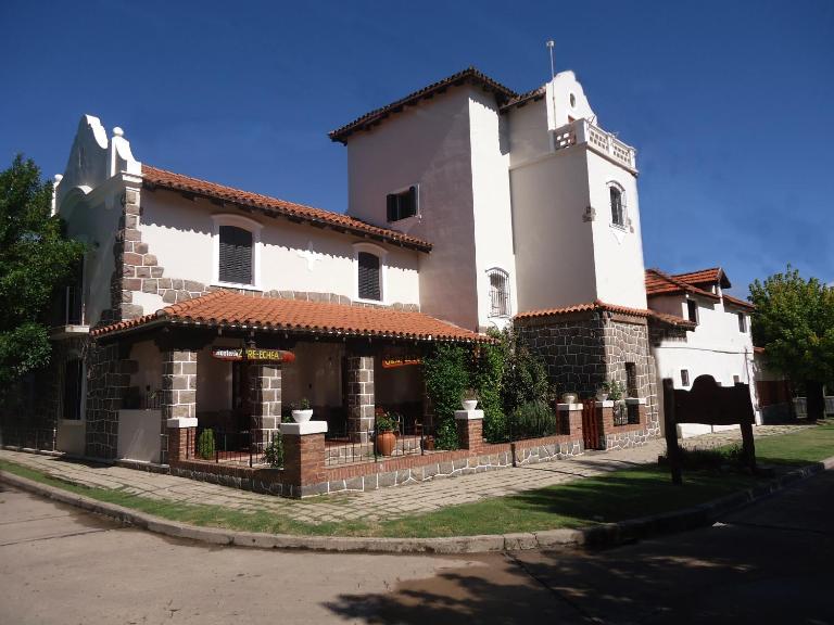 Hosteria Zure-Echea - B&B Valle Hermoso