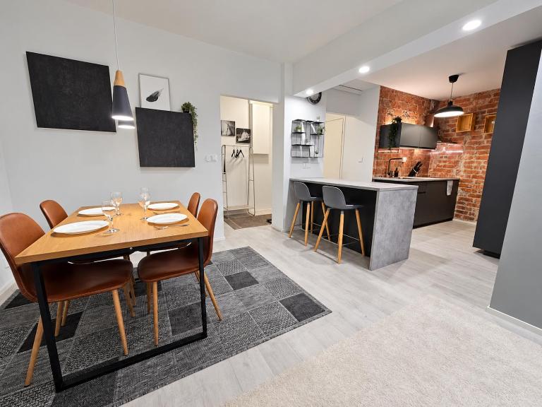 Tampere Central Cozy Stay - FREE parking, Two-room apartment and fully equipped - B&B Tampere