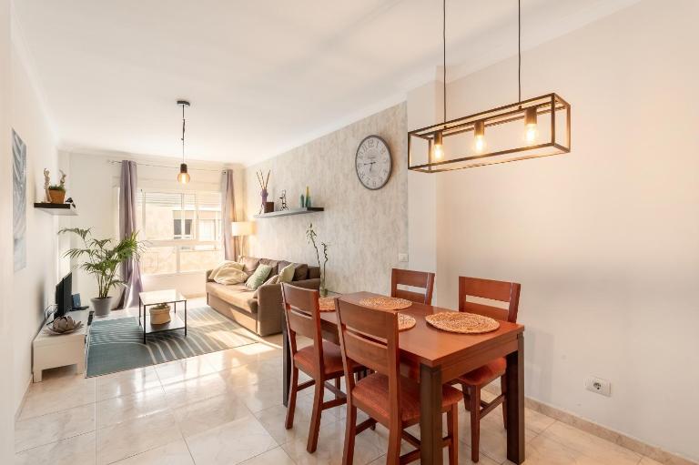 Spacious apartment in Las Palmas de Gran Canaria - 85 m² with WiFi - Chambres d'hôtes Las Palmas de Gran Canaria