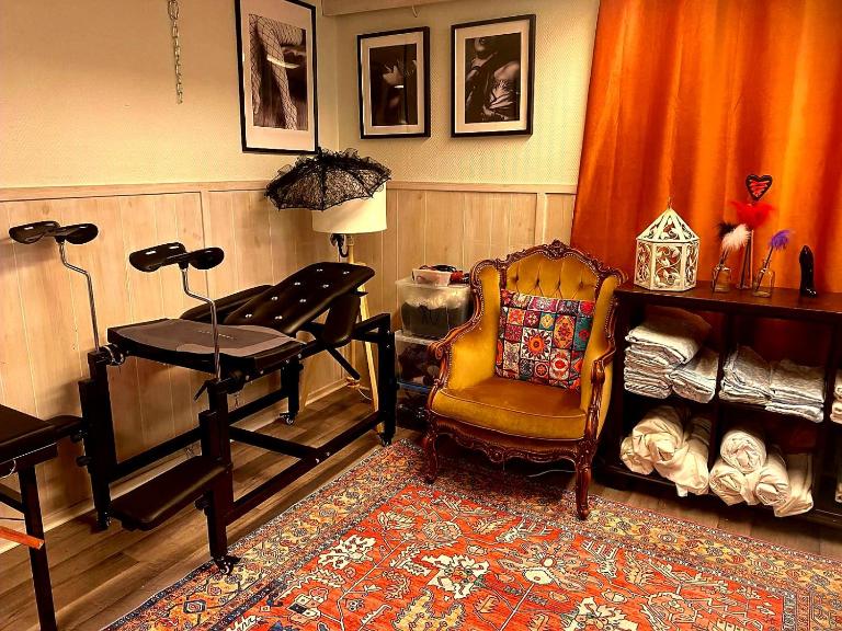 Eroottinen Studio Nest - B&B Tampere