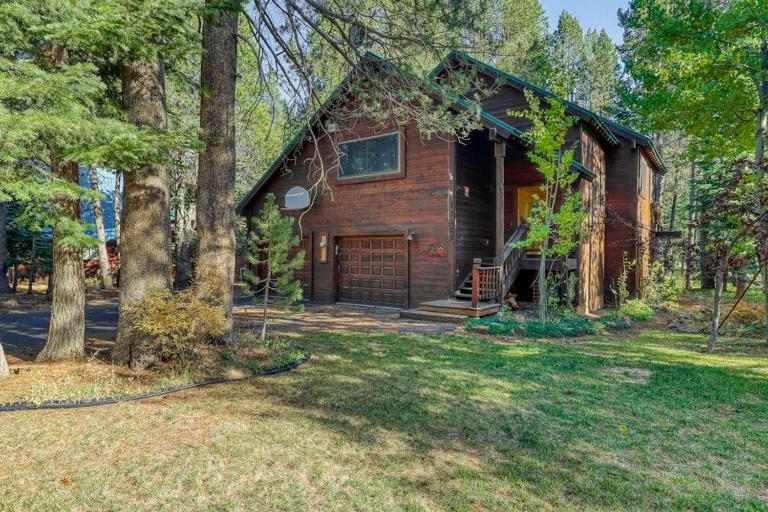 Tastefully-Updated, Classic Tahoe Family Home - Chambres d'hôtes Truckee