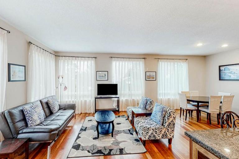 Rejuvenating Breeze - B&B Newport