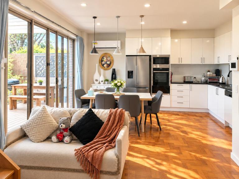 Stylish 4BR Easy CBD Access Walk to Train & Shops - B&B Melbourne