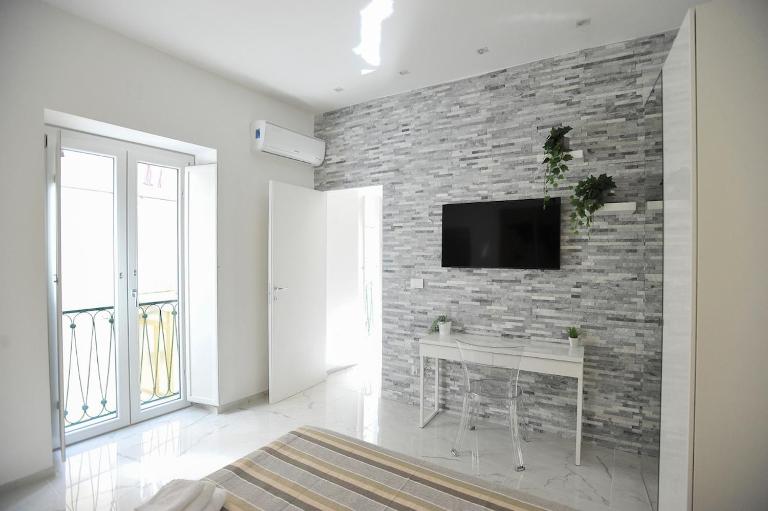 Royal Paradise Luxury Apartment - Chambres d'hôtes Salerne