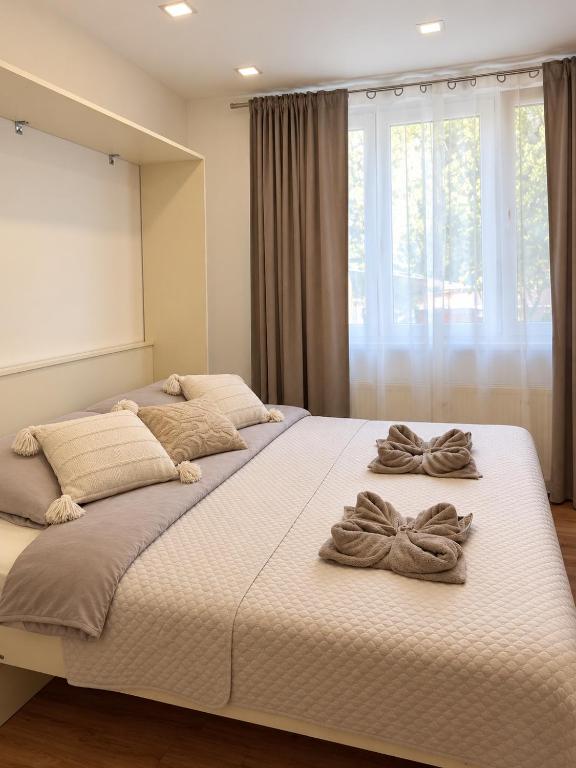 Moderný apartmán - Nitra centrum - klíma - parkovanie SELECTED PROPERTIES - Ferienwohnung Neutra