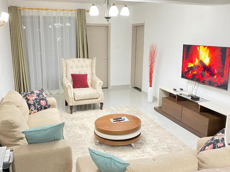 City View Escape- Spacious 3BR Apt near Yaya Centre - B&B Nairobi