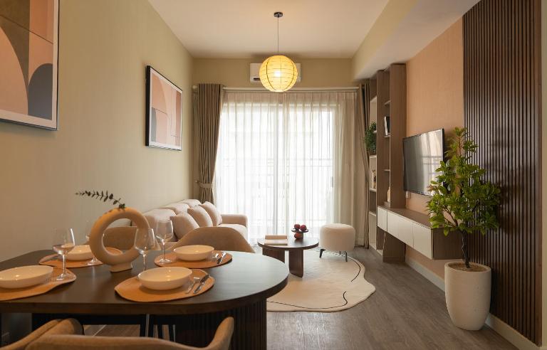 Soho Residences District 1 - Premium Studios, 2 & 3 Bedroom Apartments By Veluxe Stay - Aussie Owned, Western Hospitality - Washer & Dryer - Genuine Photos - 5 Mins Walk to Bùi Viện - Close to Many Tourist Attractions - B&B Ho Chi Minh City
