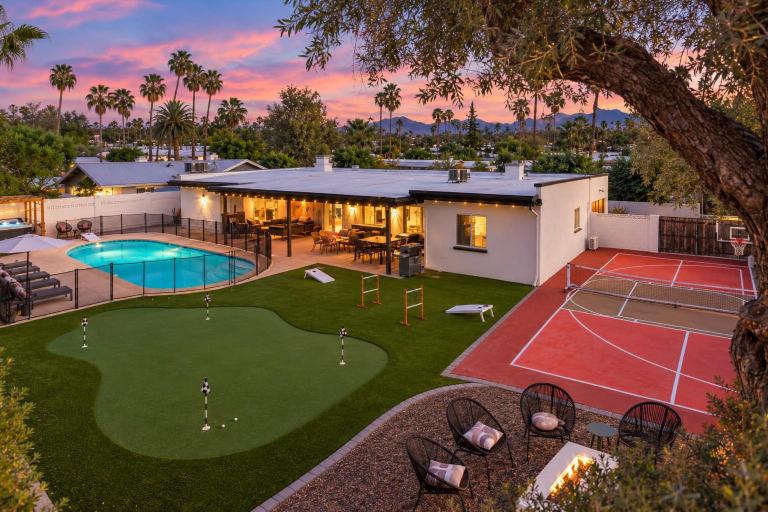 Pickleball Court~ Hot Tub & Pool~ Mini Golf~Games - Ferienwohnung Phoenix