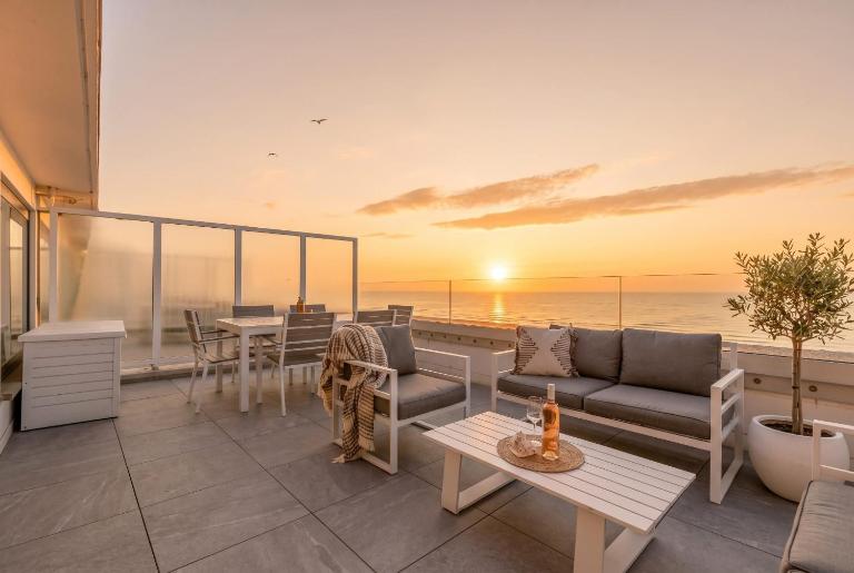 Luxurious penthouse with sea view and 2 sun terraces - B&B Blankenberge