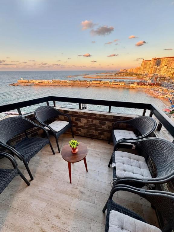 ALEX HOMES - Gleem Cozy Apartments Direct sea view - Ferienwohnung Alexandria
