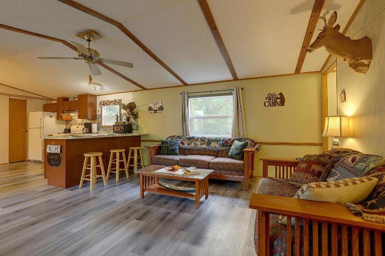Secluded Woodsy Cabin: Hike, Fish, Hunt + ATV! - Bed and Breakfast Arkdale