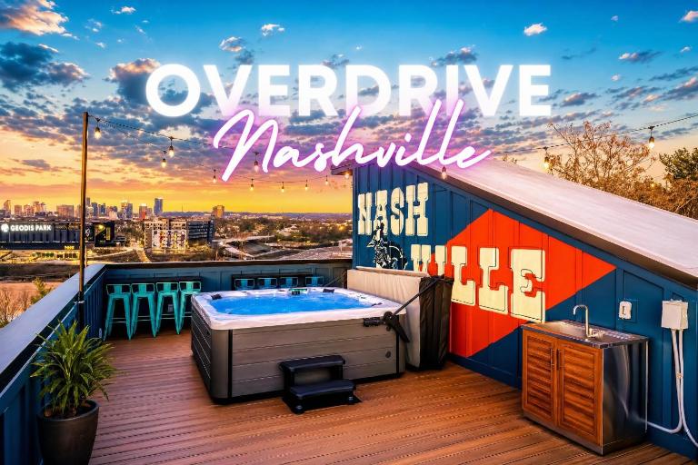 Rooftop Deck Hot Tub & Game Room in Nashville - B&B Nashville