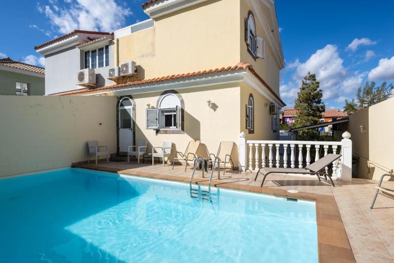 Villa in Sonneland with pool and BBQ - B&B San Bartolomé de Tirajana