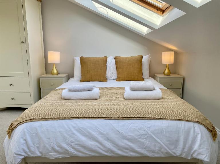 Bright Quiet Loft Room EnSuite Serene Clapham area - Bed and Breakfast Londen