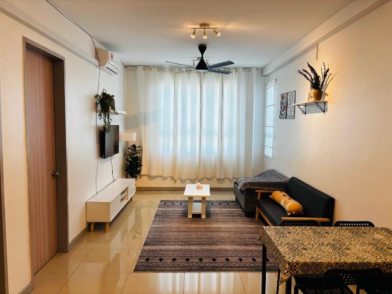 Guppy Homestay Apartment Near KTCC & Drawbridge 1 bedroom airconditioned - B&B Kuala Terengganu