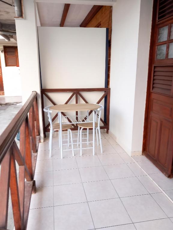 Appartement cosy au Vauclin - 35 m² avec balcon jardinise - Bed and Breakfast Le Vauclin