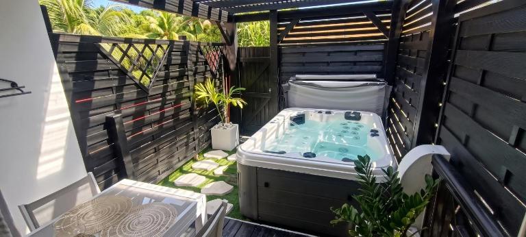 Charmant studio avec jacuzzi à Les Abymes, 25 m² - Chambres d'hôtes Les Abymes