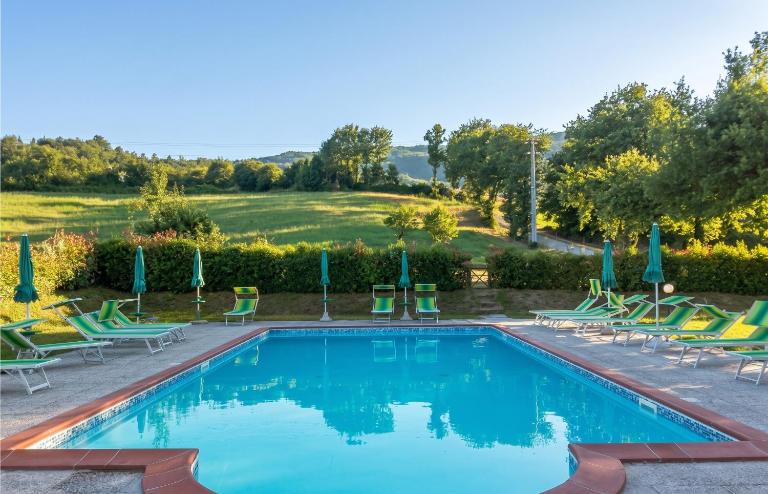 Charming apartment in Caprese Michelangelo, shared pool. - B&B Caprese Michelangelo