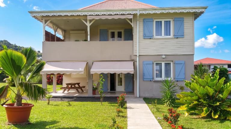 Appartement confortable aux Trois Îlets - 85 m² - Vue montagne - B&B Les Trois-Îlets