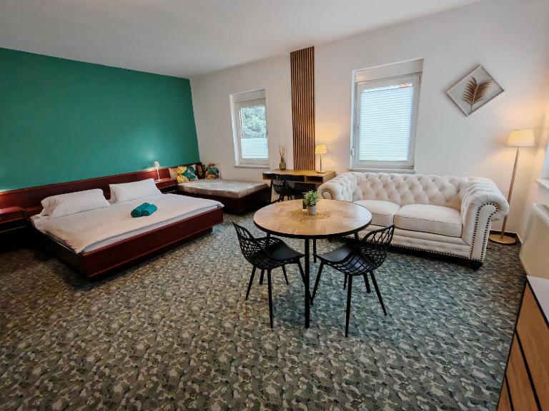 Domstadt Apartments - B&B Merseburg