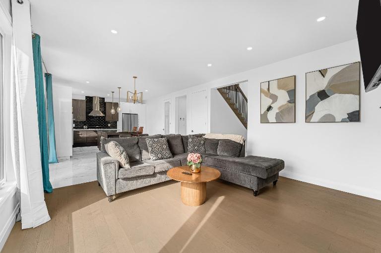 Modern Luxurious Stay - B&B Amherstburg