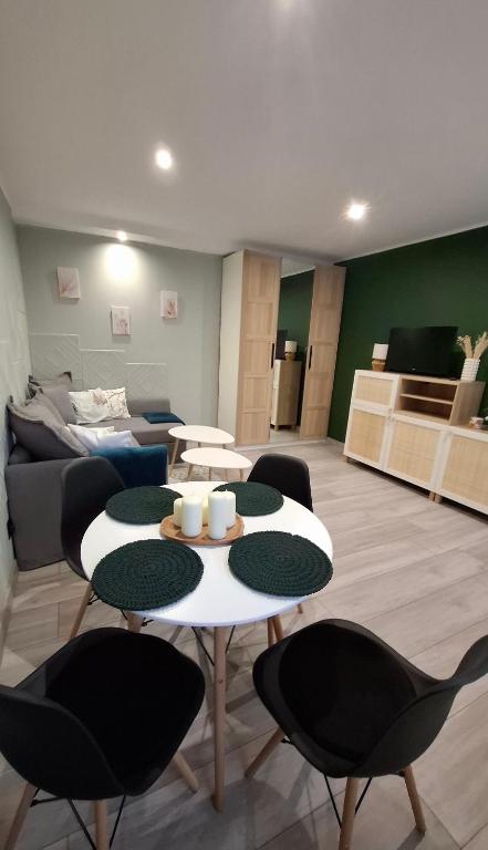 Przytulna kawalerka Katowice-Bogucice - B&B Katowice