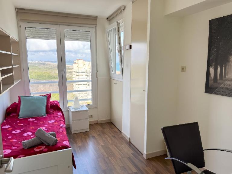 Spacious Apartment in Valencia with Sea View - 160 sqm - B&B Valencia